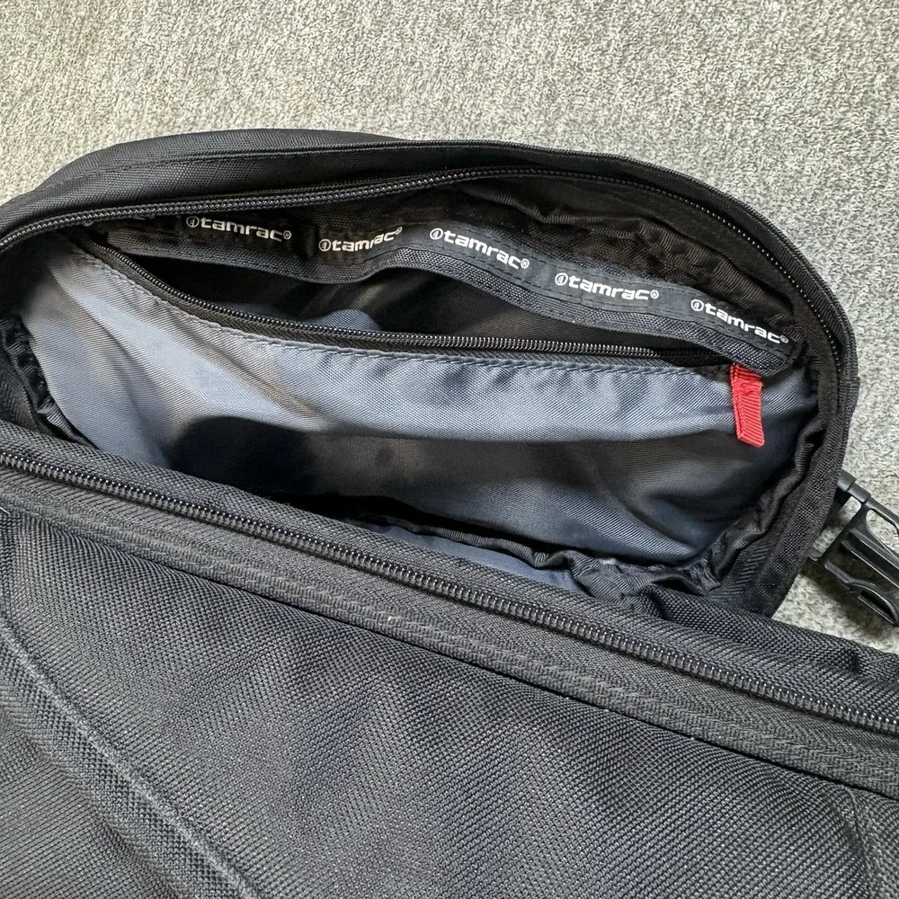 Tamrac Velocity 8X 5768 Sling Camera Bag Black Gray DSLR Case